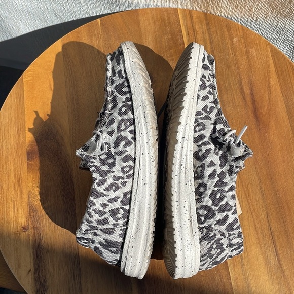 Hey Dude Women’s Wendy Woven Slip On Cheetah Grey Size 7 - Picture 7 of 9
